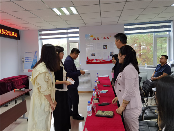 颁发入社通知书.jpg